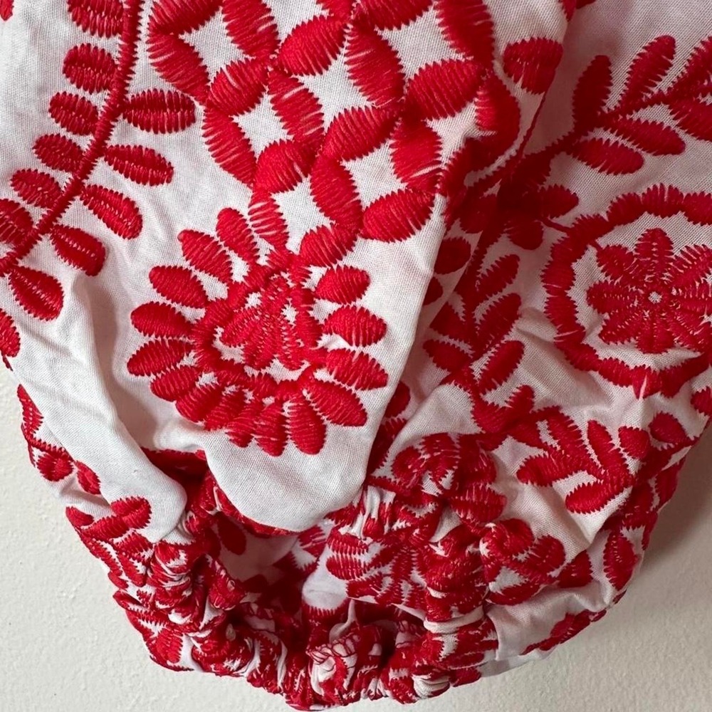 Red and white embroidered polyester blouse with circular floral motifs, size XL - Picture 4 of 8